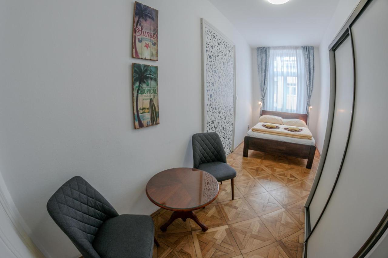 Cuba Bar & Hostel Чешка Будьовица Екстериор снимка