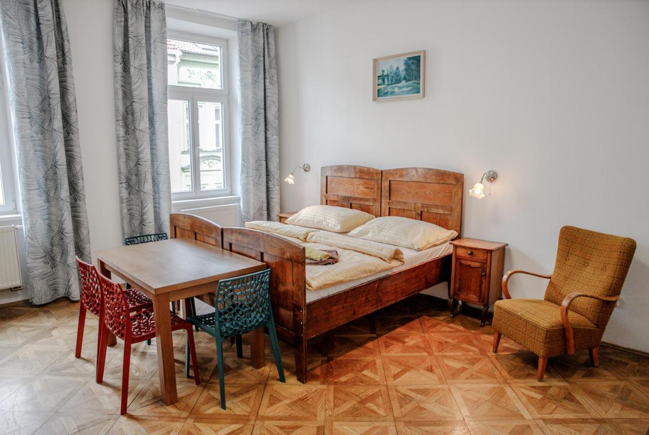 Cuba Bar & Hostel Чешка Будьовица Екстериор снимка
