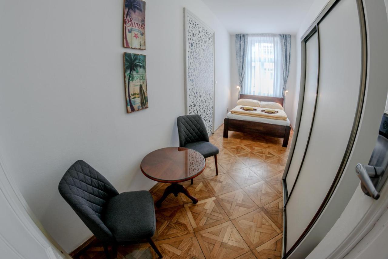 Cuba Bar & Hostel Чешка Будьовица Екстериор снимка