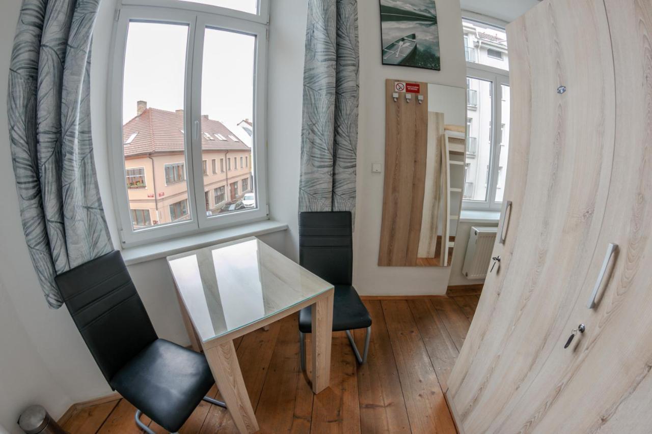 Cuba Bar & Hostel Чешка Будьовица Екстериор снимка