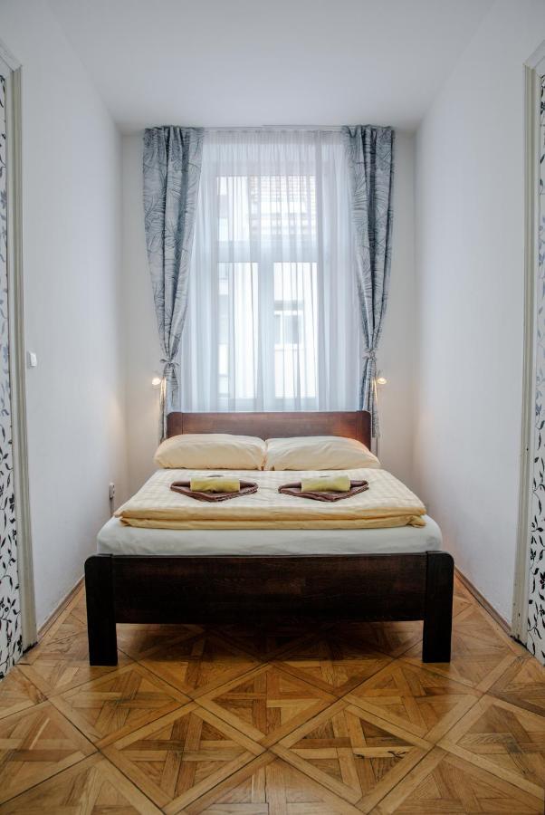 Cuba Bar & Hostel Чешка Будьовица Екстериор снимка