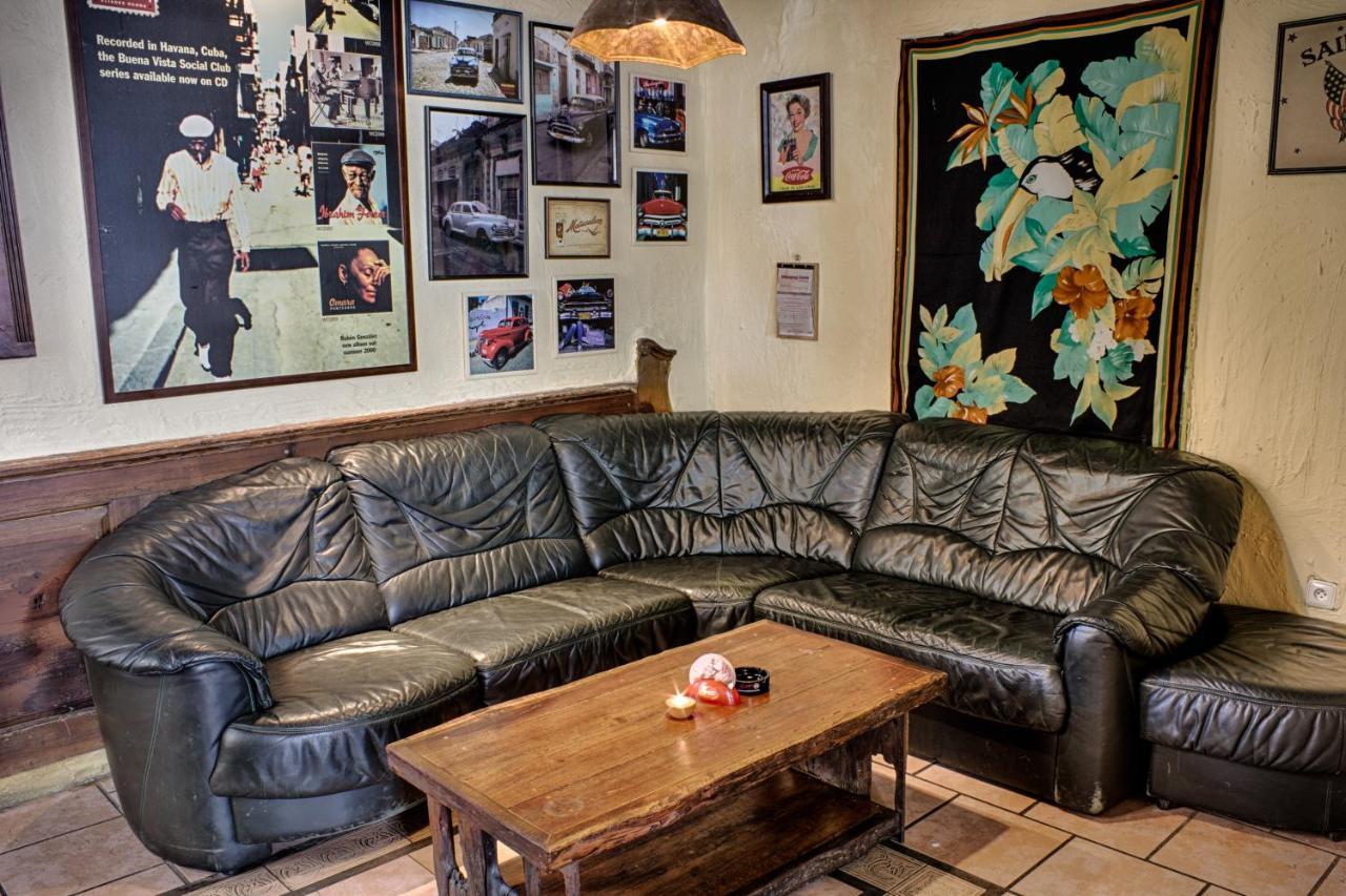 Cuba Bar & Hostel Чешка Будьовица Екстериор снимка