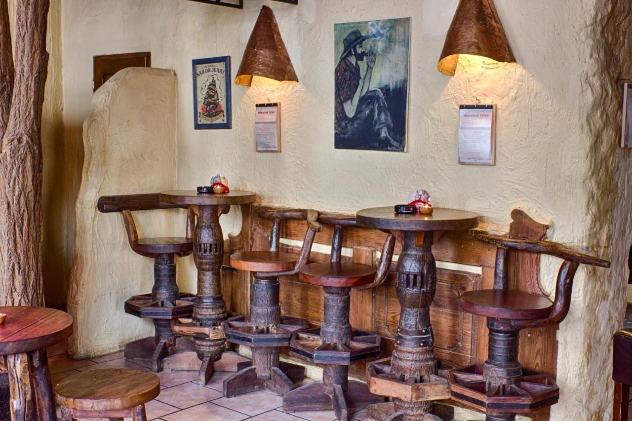 Cuba Bar & Hostel Чешка Будьовица Екстериор снимка