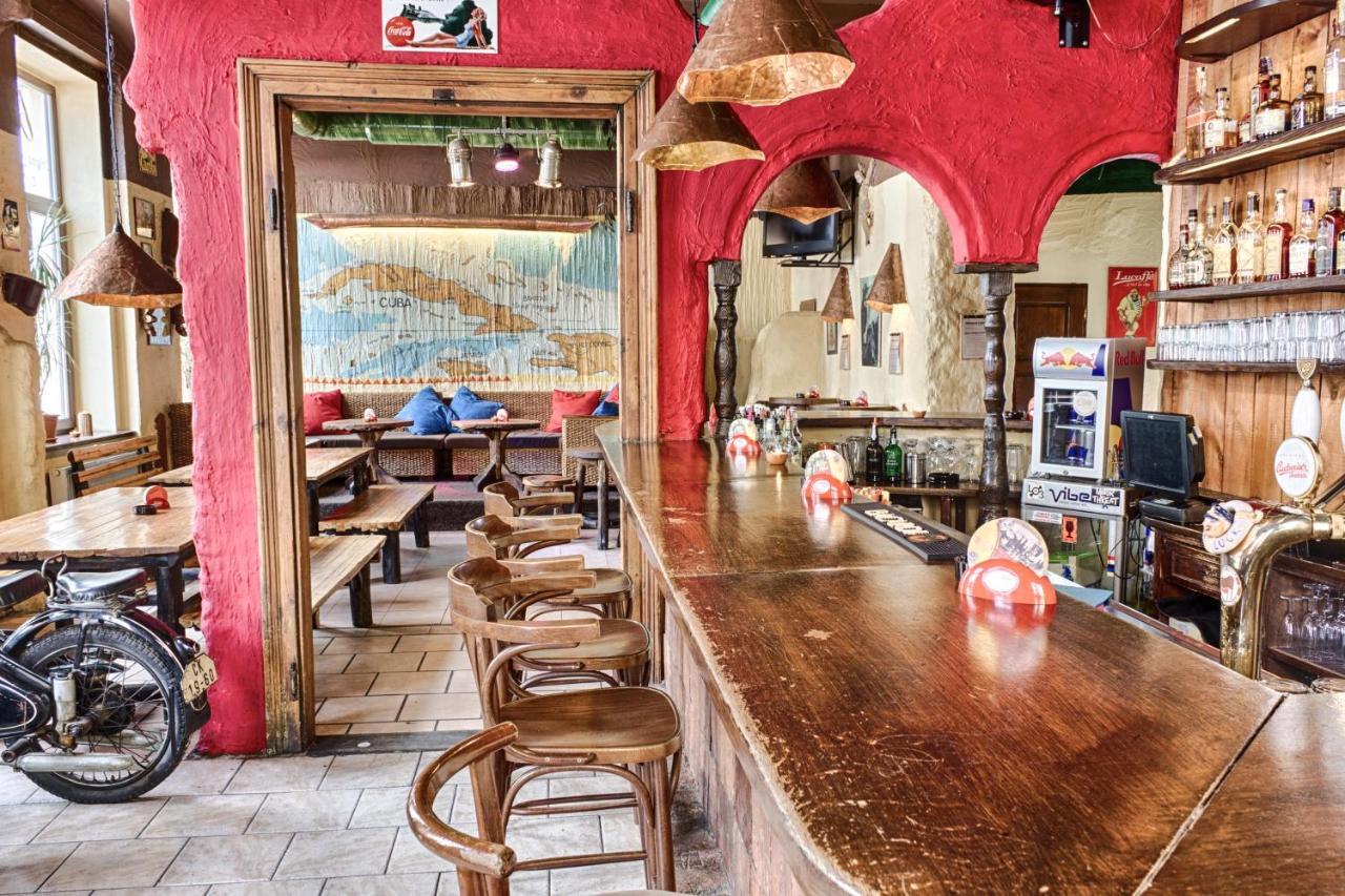 Cuba Bar & Hostel Чешка Будьовица Екстериор снимка