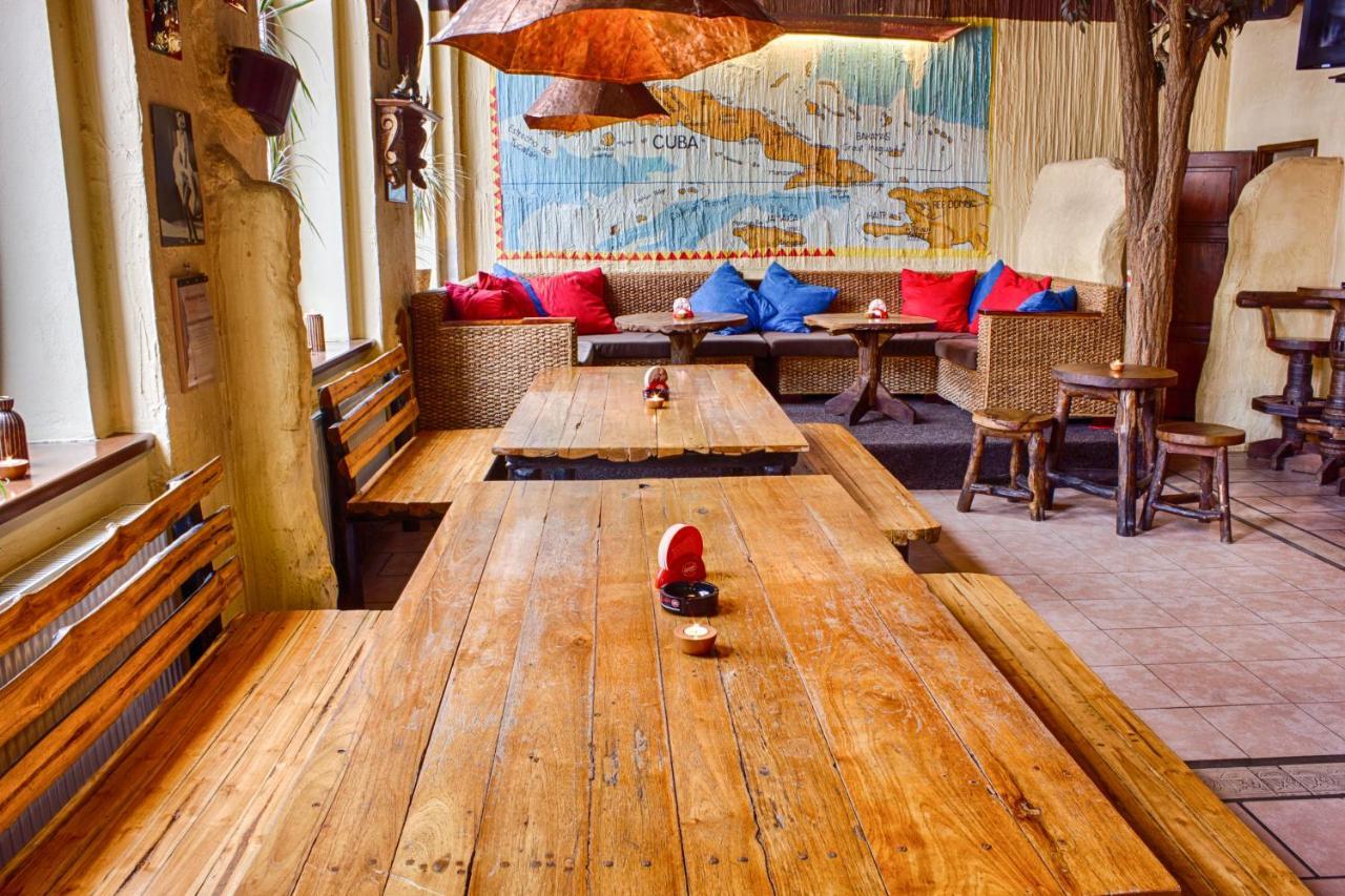 Cuba Bar & Hostel Чешка Будьовица Екстериор снимка